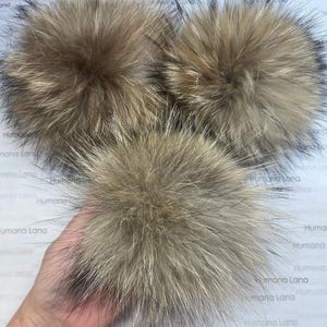 Natural light raccoon fur pompom for hat