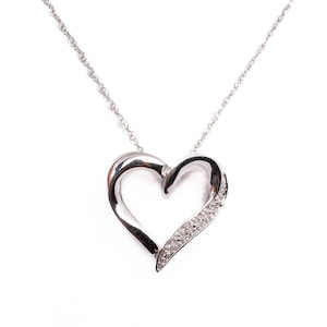 Ladies 10k White Gold Heart Pendant Necklace 18&quot;