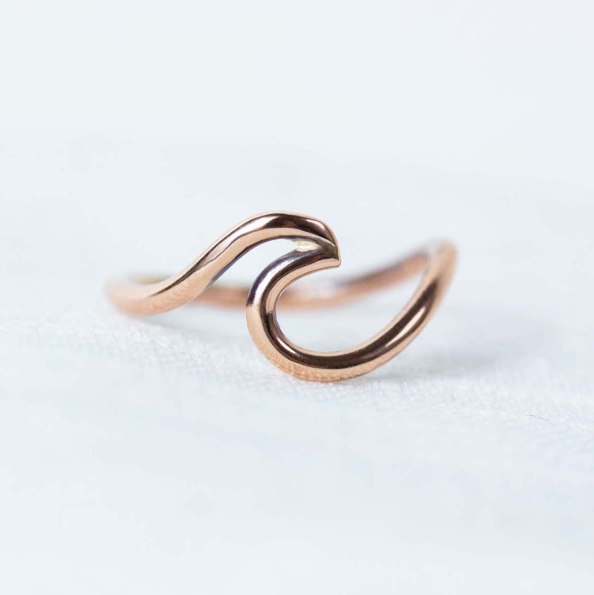 Damen Ring mit Wellen Trendsymbol Strand Maritim in 925 Sterling Silber Wave Ring für Mädchen Damen Verstellbarer Welle Ring Wellenförmiger Fingerring 