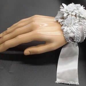 Wedding silver Flower Wrist Corsage, Prom, Homecoming, Military Ball, Boda, Quinceañera, It&#39;s ready to ship Today!