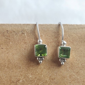 Square shape peridot cut stone threader earrings,sterling silver earrings,925 purity, handmade in India,gift jewelry,11*8 mm size