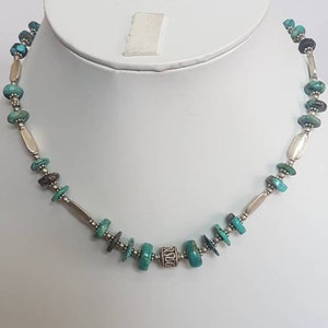 Pneu turquoise naturelle en forme de perles, perles en argent sterling et entretoises, pureté 92,5, longueur du collier - 17&quot;, boho bijoux