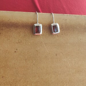 Garnet cut stone sterling silver threader earrings,natural gemstone,gift jewelry,handmade in India,beautiful semi precious stone