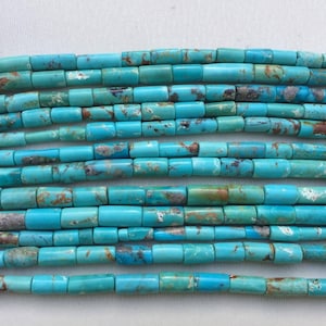 Perline tubolari semplici di turchese naturale da 7x3 a 12x6 mm, dimensioni circa, confezione da 10 perline.