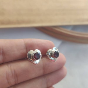 Garnet round cut stone studded in heart shape sterling silver earring,925 purity,silver pushback,natural gemstone,stud earrings,gift jewelry