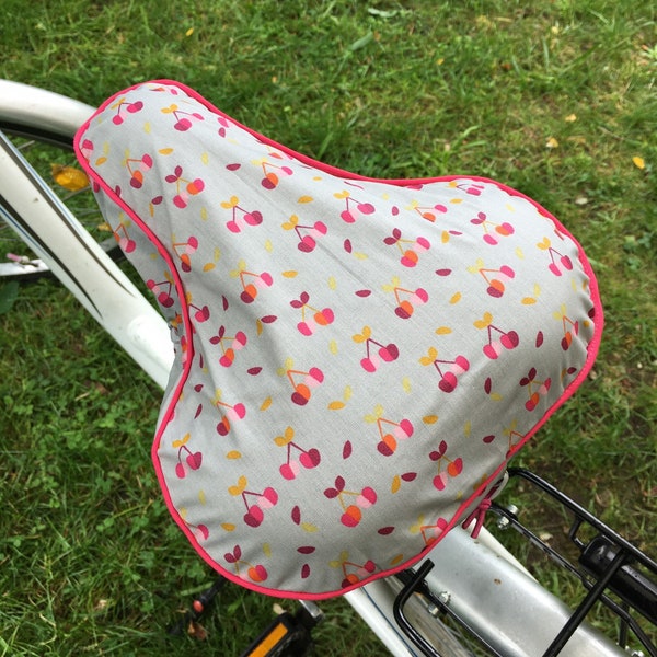 bicycle saddle protection / Water repellent bike seat cover / Sattel Bezug / oilcloth bicycle seat / Sattelschutz