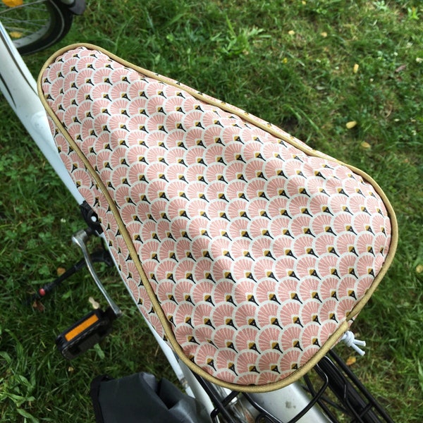 bicycle saddle protection / Water repellent bike seat cover / Sattel Bezug / oilcloth bicycle seat / Sattelschutz wasserabweisend