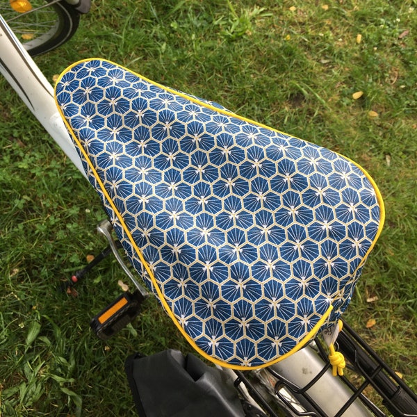 bicycle saddle protection / Water repellent bike seat cover / Sattel Bezug / oilcloth bicycle seat / Sattelschutz wasserabweisend