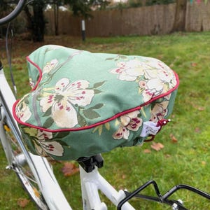 Protezione idrorepellente per sella bicicletta, Cherry Blossom