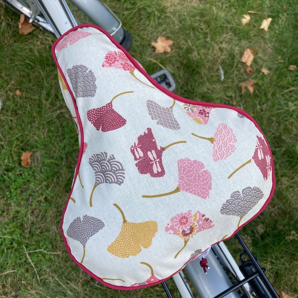 bicycle saddle protection / Water repellent bike seat cover / Sattel Bezug / oilcloth bicycle seat / Sattelschutz wasserabweisend