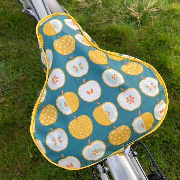 bicycle saddle protection / Water repellent bike seat cover / Sattel Bezug / oilcloth bicycle seat / Sattelschutz