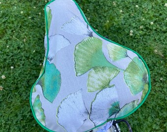 Water-repellent saddle cover