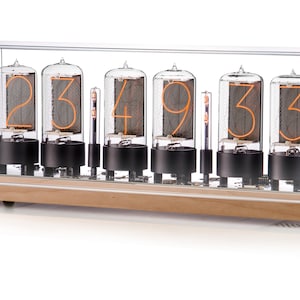 Easy Replaceable ZIN-70 Nixie tube Clock assembled on maple base and and glass cover z568m size