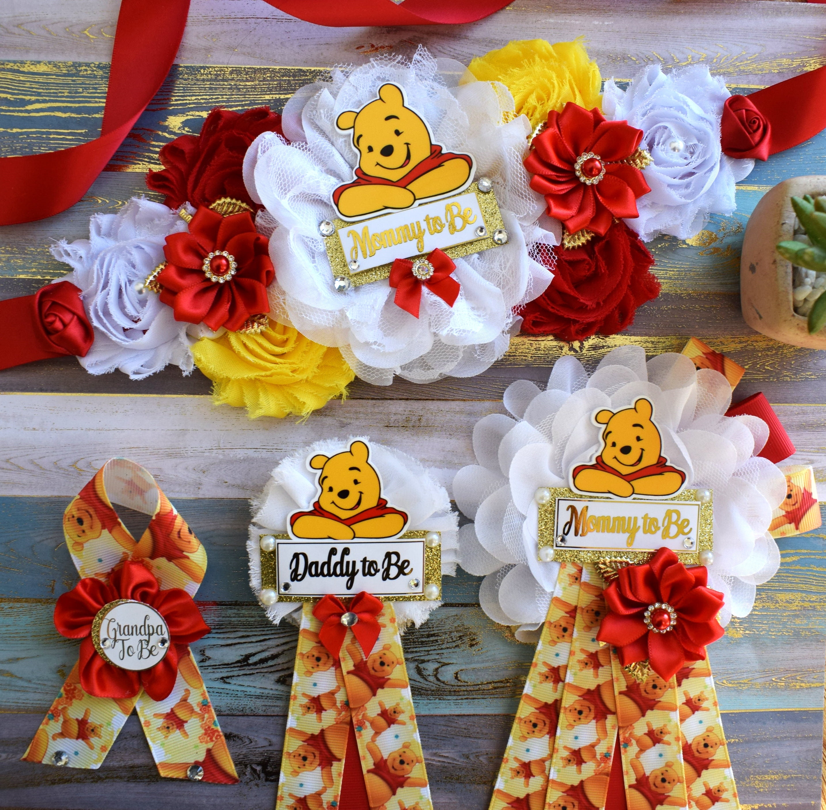 Small Winnie the Pooh Baby Shower Corsage Winnie the Pooh -   Baby  shower corsage, Baby shower pin, Creative baby shower themes