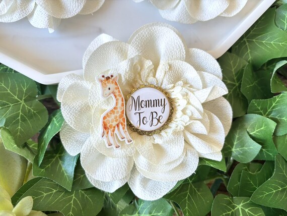 Giraffe Baby Shower Pin, Mommy To Be Pin, Daddy To Be Pin, Big Sister, Big Brother, Grandma, Grandpa, Custom Wording Available