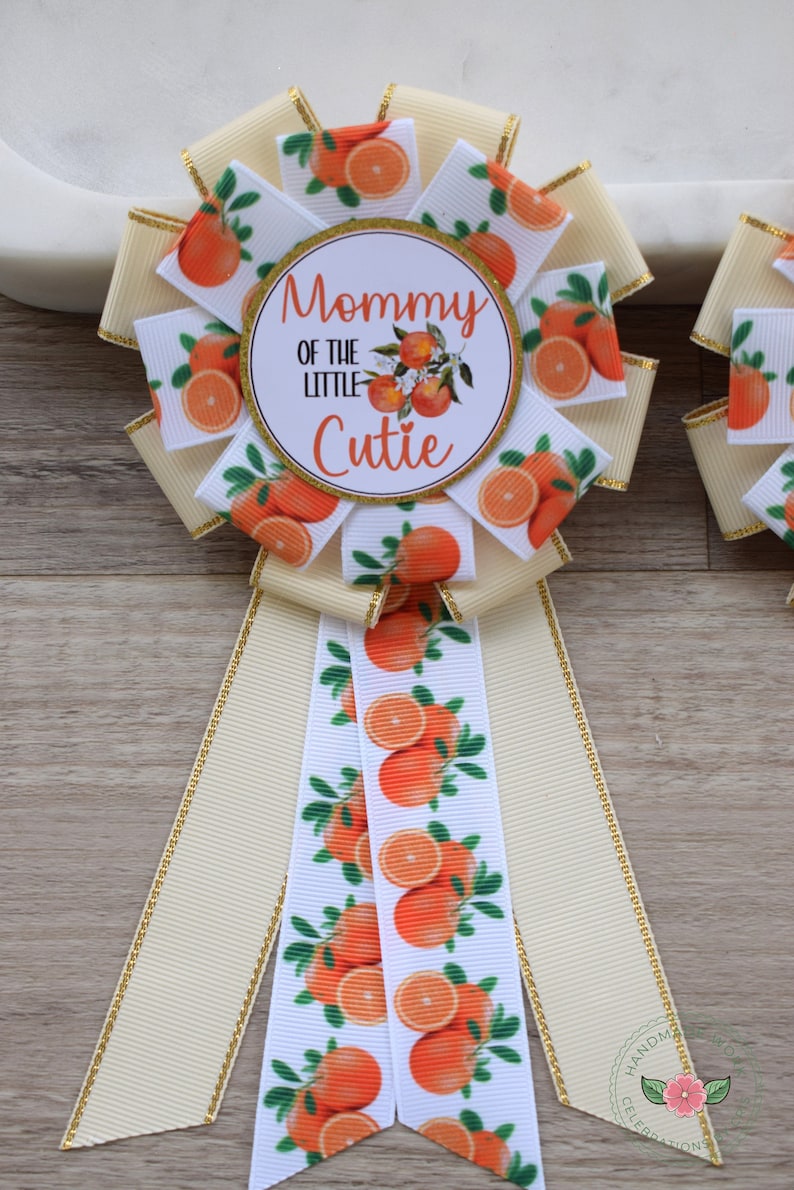 Orange Baby Shower, A Little Cutie Is On The Way, Orange Mommy To Be Ribbon Pin, Daddy To Be Ribbon, Orange Cutie Maternity Sash afbeelding 2