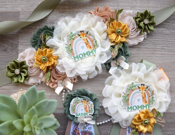 Giraffe Boho Baby Shower, Boho Rainbow Giraffe Corsage Pin Set, Neutral Rainbow Pin, Giraffe Mommy To Be Pin, Giraffe Daddy To Be Pin