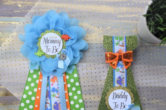 Dinosaur Baby Shower, Dinosaur Corsage Pin Set, Dinosaur Mommy to Be, Dinosaur Daddy to Be, Mamasaurus, Dinosaur Orange Green Blue, Custom