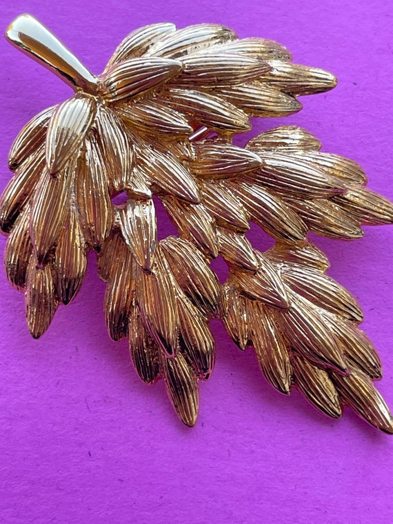 Classic Mid Century Modern Napier leaf pin. - image 2