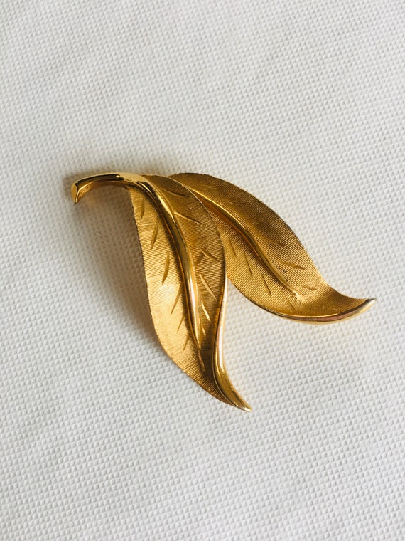 Kramer gold double leaf pin/brooch 1960’s