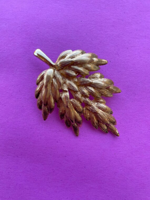 Classic Mid Century Modern Napier leaf pin. - image 1