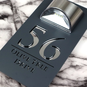 Plaque de plaque de porte avec numéro de propriété, miroir contemporain gris anthracite gris anthracite, numéro de propriété, éclairage LED solaire (Bellissima F32)