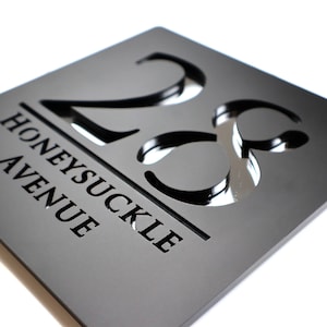 Signe intelligent K Bellissima S1 Plaques de maison flottantes en miroir noir mat et argent découpées au laser Plaques de numéro de porte 180mm x 180mm image 1