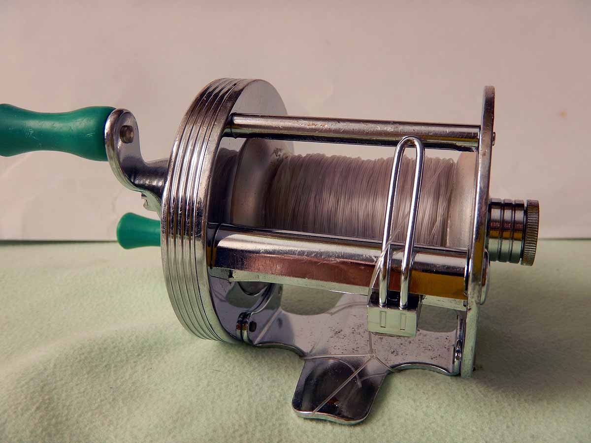 J C Higgins 100 fishing reel, vintage super nice
