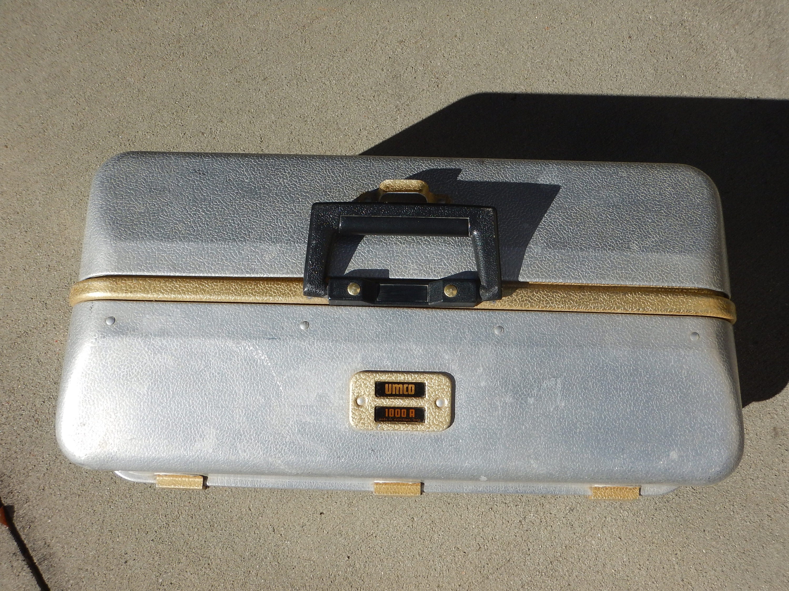 Umco 1000a tackle box Clearance