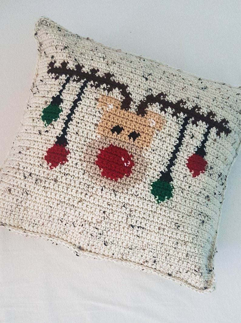 Reindeer Christmas Pillow Pattern image 2