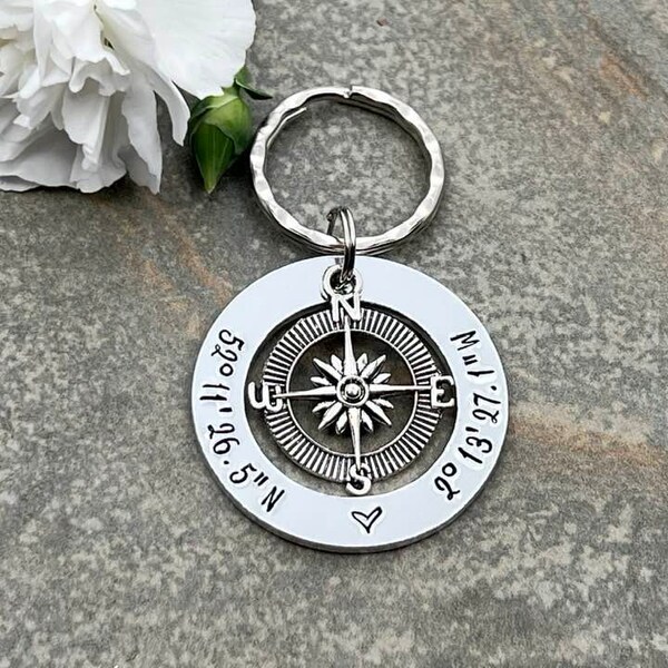 Coordinates Keyring, Personalised Compass Keyring, Wedding Anniversary Valentine's Gift, GPS Travel Gift