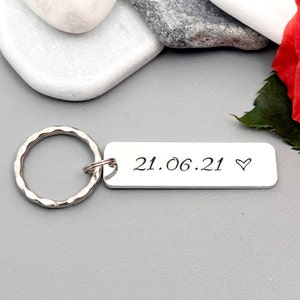 Couples Keyring, Personalised Special Date Keyring, Relationship Wedding Anniversary Valentine's Gift