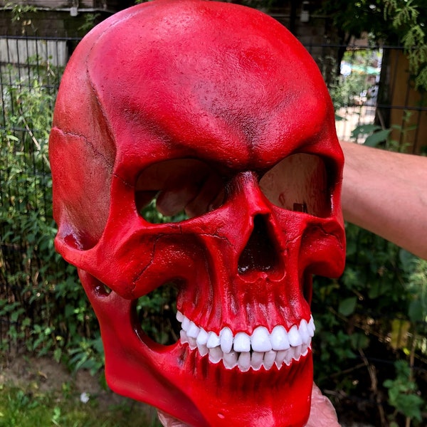 Máscara de calavera roja con cabeza completa y mandíbula móvil