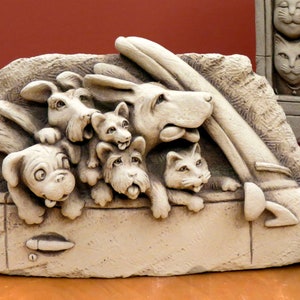 Pet Road Trip Plaque, Pets in The Garden Stone Sculpture, Dogs & Cat Hanging Out Car Window, Gift for Pet Lovers, Stone Sculpture of Dogs