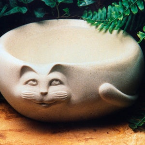 Cat Birdbath for Home & Garden, Cat Birdbath Stone Sculpture, Cat Planter, Cat Stone Birdfeeder, Gift for Cat Lovers and Birdwatcher