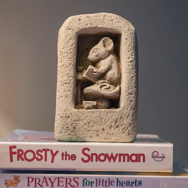 Mouse Sculpture for Home & Garden, Book Mouse House Art, Garden Décor, Mouse Reading Book Sculpture, Mouse Stone Art, Mouse Figurine