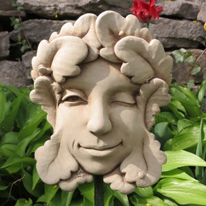 Friendly Fairy Garden Plaque for Home or Garden, Female Greenman Face Stone Garden Sculpture, Garden Smile Plaque for Patio & Deck, Yard Art