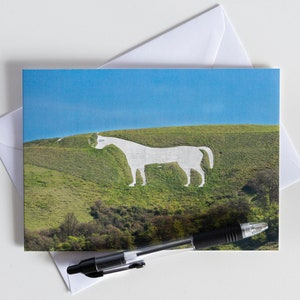 Tarjeta de felicitación del Caballo Blanco de Westbury, Wiltshire. Interior en blanco, ideal para el Día del Padre, cumpleaños, aniversarios, jubilación y agradecimientos.