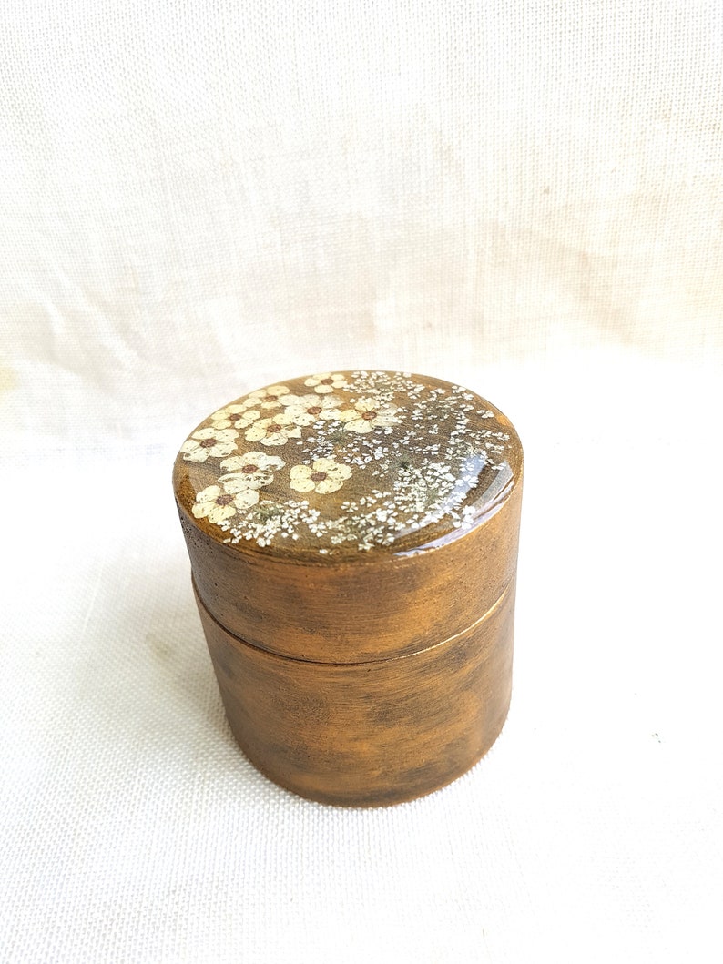 Gift for her Jewelry box with real pressed flowers in resin Engagement gift. Ring box with pressed flowers Jewelry box Unique gift