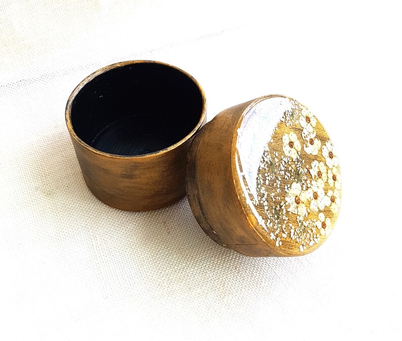 Gift for her Jewelry box with real pressed flowers in resin Engagement gift. Ring box with pressed flowers Jewelry box Unique gift