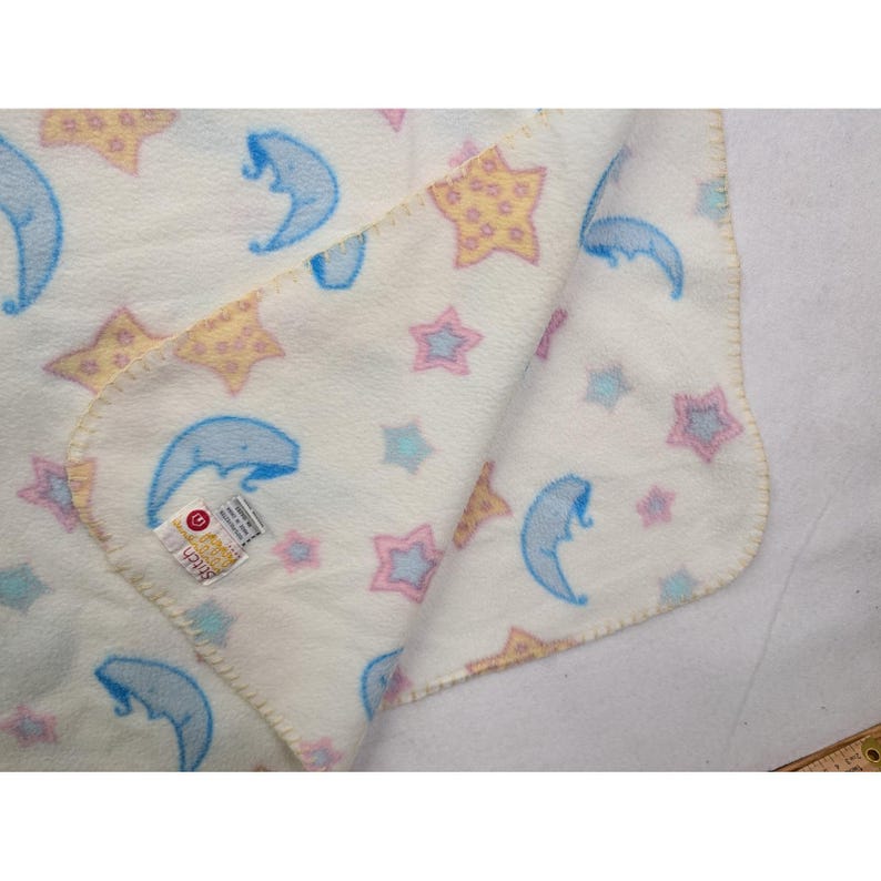 Stitch Home Baby Blanket Moons Stars Fleece Celestial White Blue Pink Yellow Bild 2