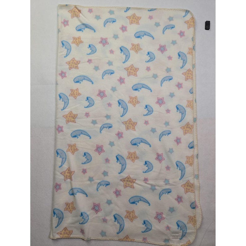 Stitch Home Baby Blanket Moons Stars Fleece Celestial White Blue Pink Yellow Bild 1