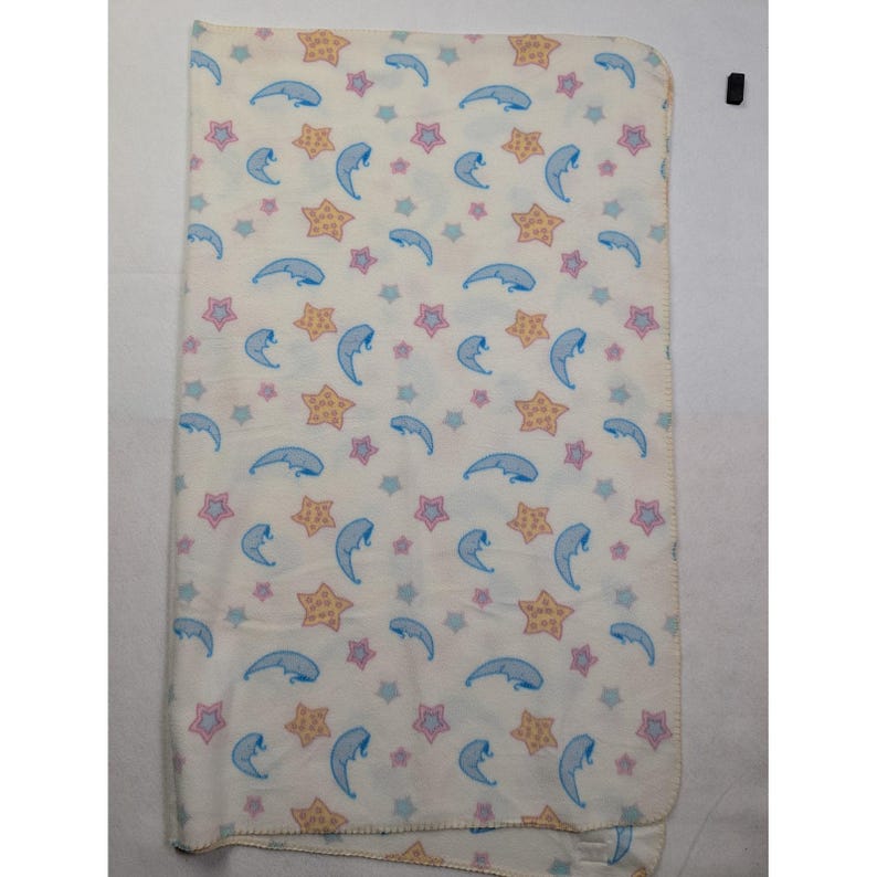 Stitch Home Baby Blanket Moons Stars Fleece Celestial White Blue Pink Yellow Bild 7
