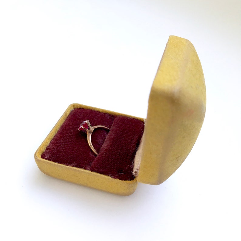 Vintage Antique Jewellers Box Yellow /& Maroon Velvet