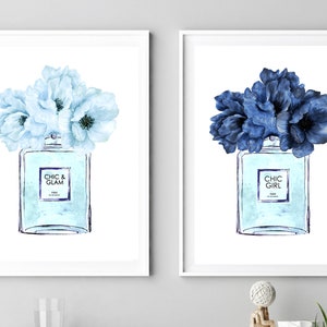 impresión de perfume, arte de peonías azules, póster de moda elegante, arte mural chic y glamour, decoración de moda, carteles azul claro, decoración de tocador, set 2 digital