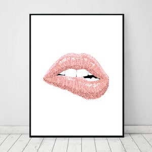 Impresión de labios, póster de labios rosados, arte de pared rosa claro, decoración rosa ruborizado, impresión de labios brillantes, decoración de pared de moda, decoración de arte de tocador, arte digital