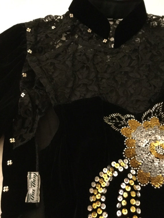 Black velvet seqiun hostess dress - image 5