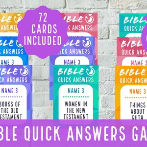 Op de afbeelding: Een set van 72 kleurrijke kaarten voor een Bijbel-trivia-spel. De kaarten zijn gerangschikt in een raster op een witte bakstenen muur achtergrond. De kaarten hebben de tekst "Bible Quick Answers" en "Name 3" erop. De kaarten zijn gelabeld met verschillende Bijbelonderwerpen, zoals "Boeken van het Oude Testament", "Vrouwen in het Nieuwe Testament" en "Dingen over Ruth".