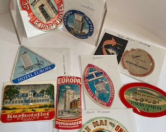 Auténticas etiquetas de viaje vintage de la década de 1950.