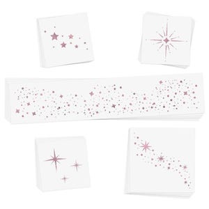 Puede incluir: Un conjunto de 10 plantillas con varios diseños de estrellas. Las plantillas son blancas y presentan estrellas rosas. Los diseños incluyen una estrella grande única, una dispersión de estrellas pequeñas y una estela de estrellas.